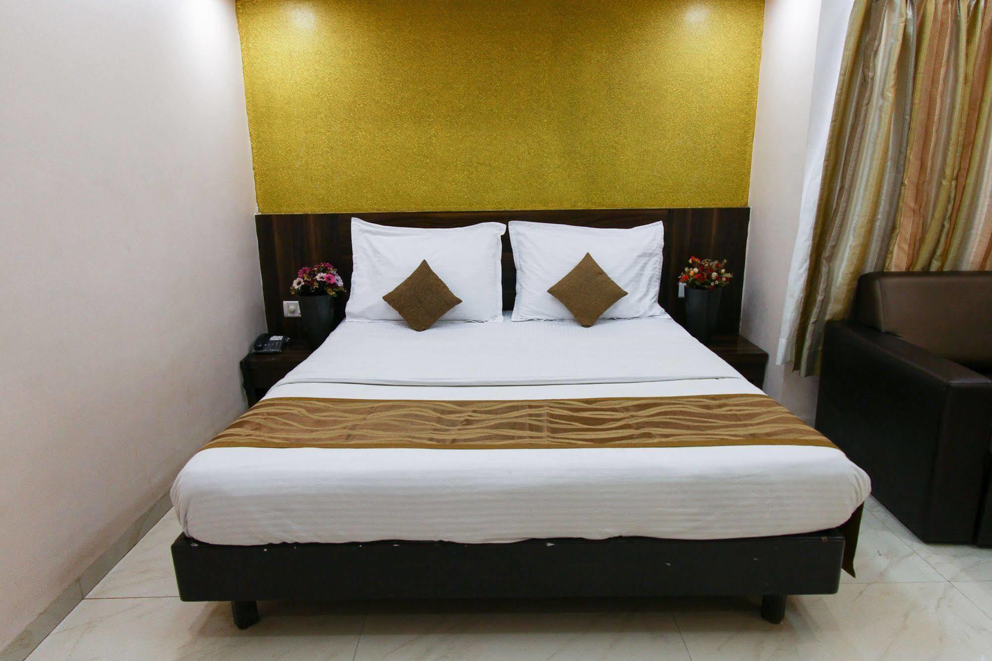 Hotel Sunny Mid-Town Mahābaleshwar Exterior foto