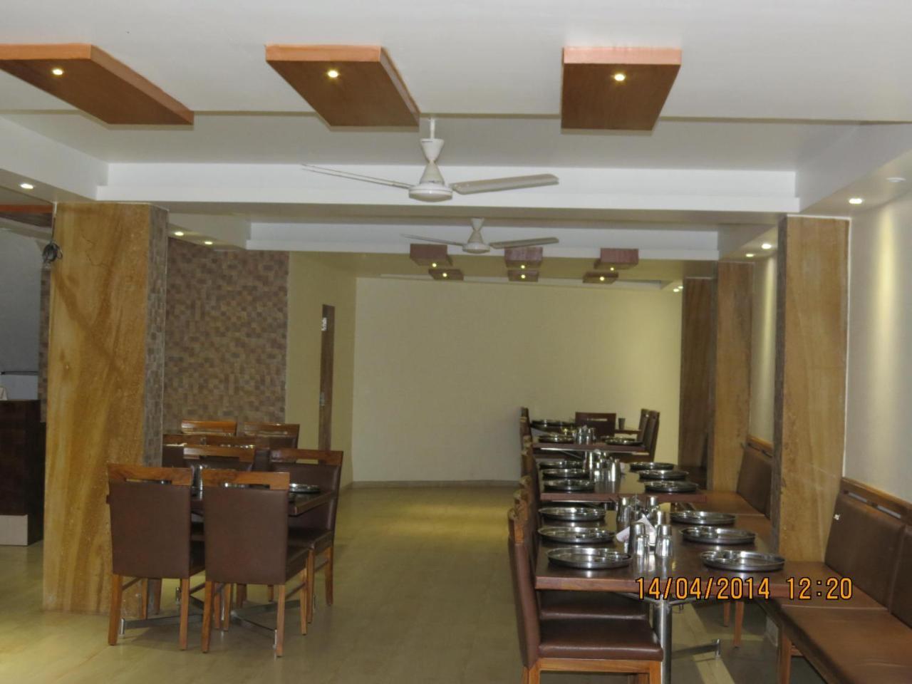 Hotel Sunny Mid-Town Mahābaleshwar Exterior foto